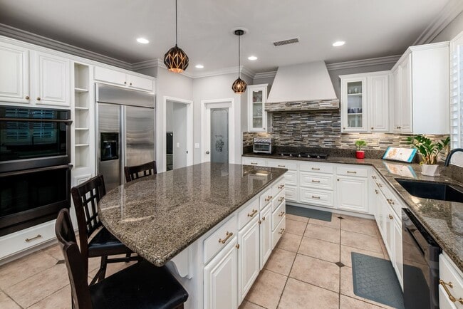 Building Photo - Luxurious home in the Westcliffe Community of San Elijo Approx. 4181sq feet that includes pool/sp...