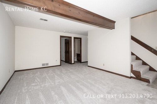 Building Photo - 5619 Riley-
