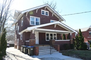 Building Photo - 921 E Burlington St