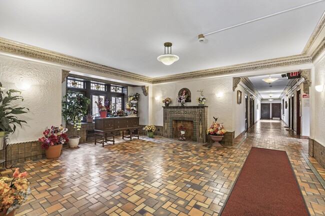Building Photo - 340 Fairmount Ave