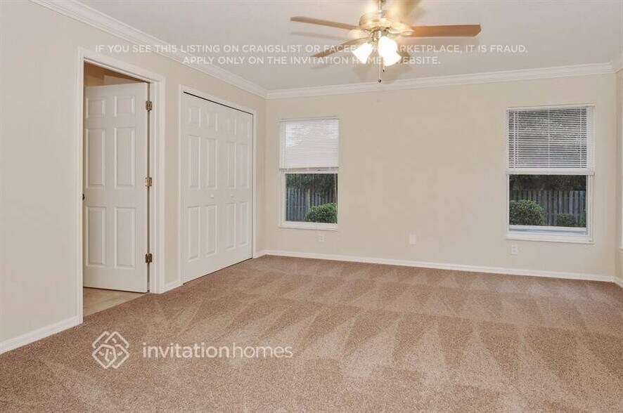 Building Photo - 12069 Warwick Cir