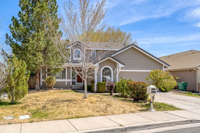 Building Photo - Fully Furnished Modern Home With Great Location