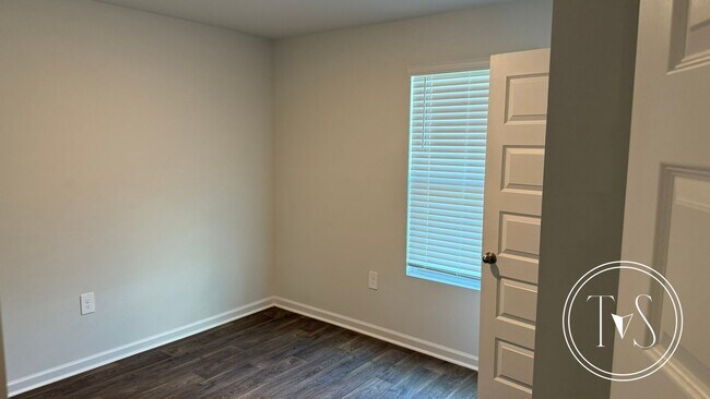 Building Photo - RATE DROP ALERT (was $2200/month) and FALL...