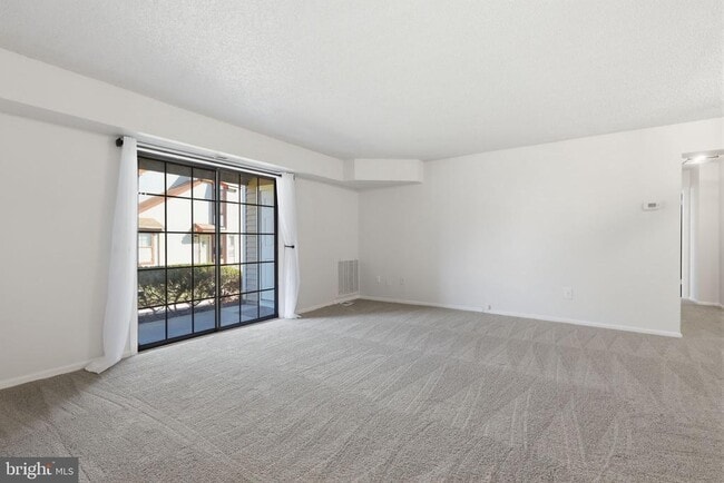 Building Photo - 2014 Barry Ct