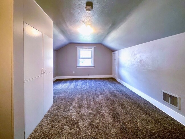 Building Photo - Beautiful historic 3BR/2BA Home