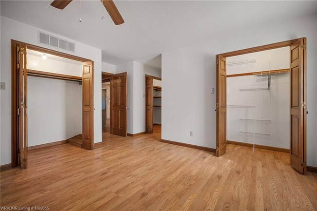 Building Photo - 6014 Park Ave