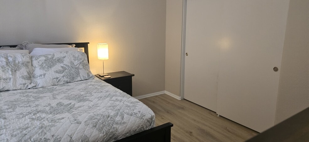 Building Photo - 395 Plaza Calimar