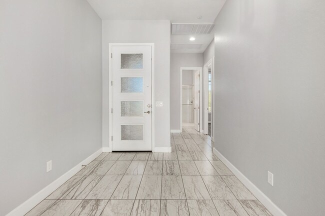 Building Photo - STUNNING HOME IN PEORIA