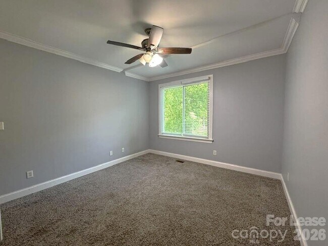 Building Photo - 6629 Tuskan Dr