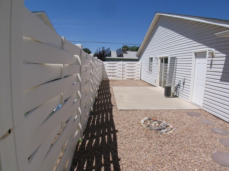 Building Photo - 2929 Bunting Ave