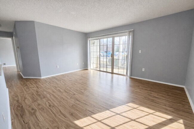 Building Photo - 215 Rachel Ct