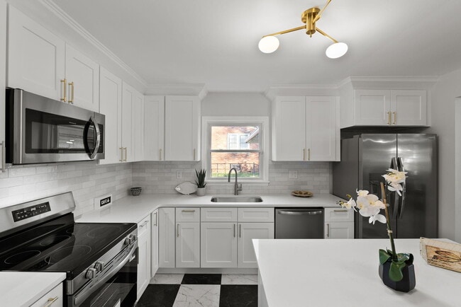 Building Photo - 1032 Algonquin Trail