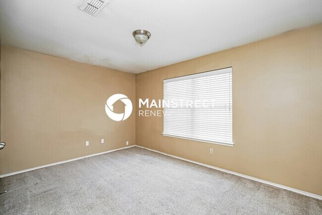 Building Photo - 3 Bedroom Pet-Friendly Home in Crowley, TX with Main Street Renewal