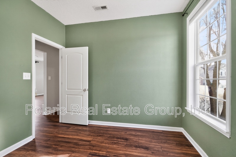 Building Photo - 3696 White Cliff Way