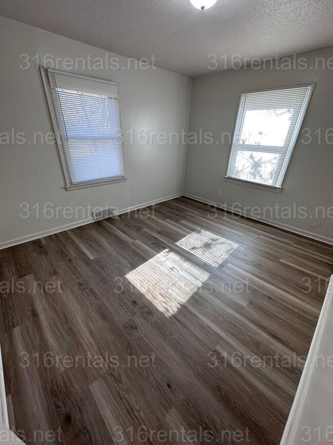 Building Photo - COMING SOON, PLEASE CHECK BACK.