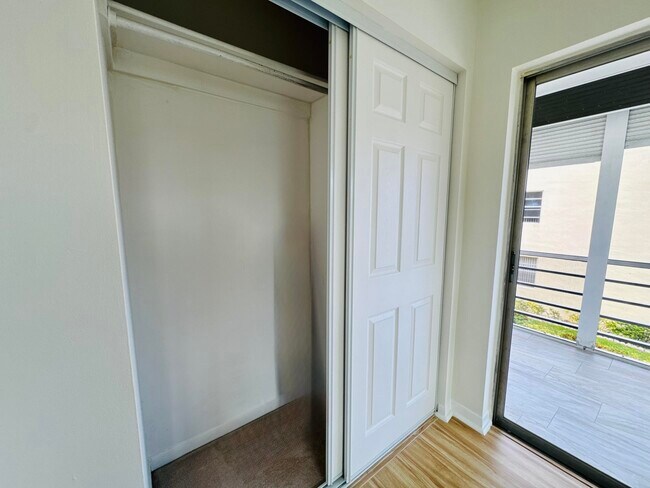 Building Photo - 230 Normandy Ln
