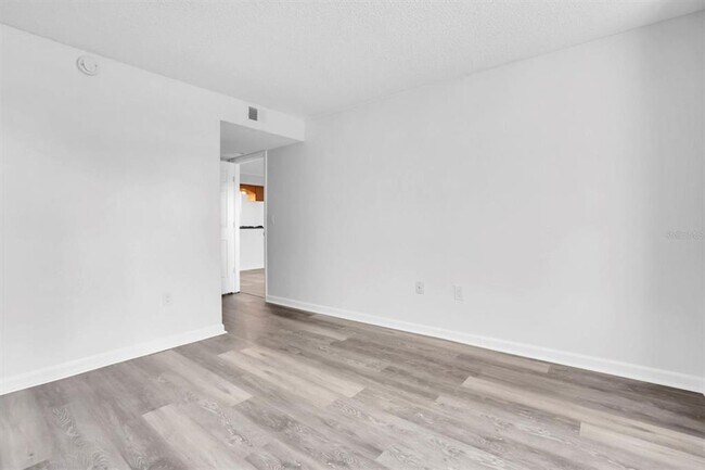 Building Photo - 2500 Winding Creek Blvd