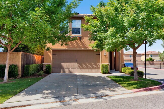 Building Photo - 1446 Sundial Way