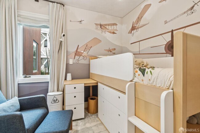 Building Photo - 7 Seymour St