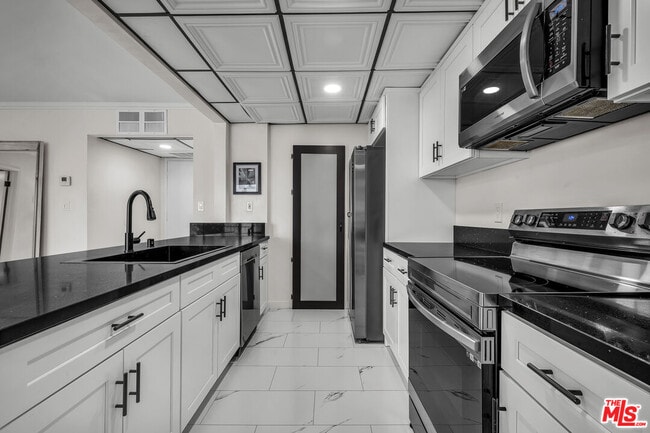 Building Photo - 1300 Midvale Ave