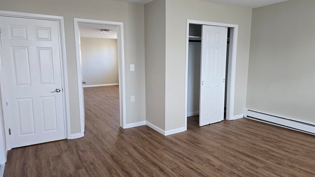 Building Photo - 667 Broadway