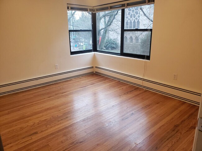 Building Photo - Bay Ridge Court - 2 bedrooms