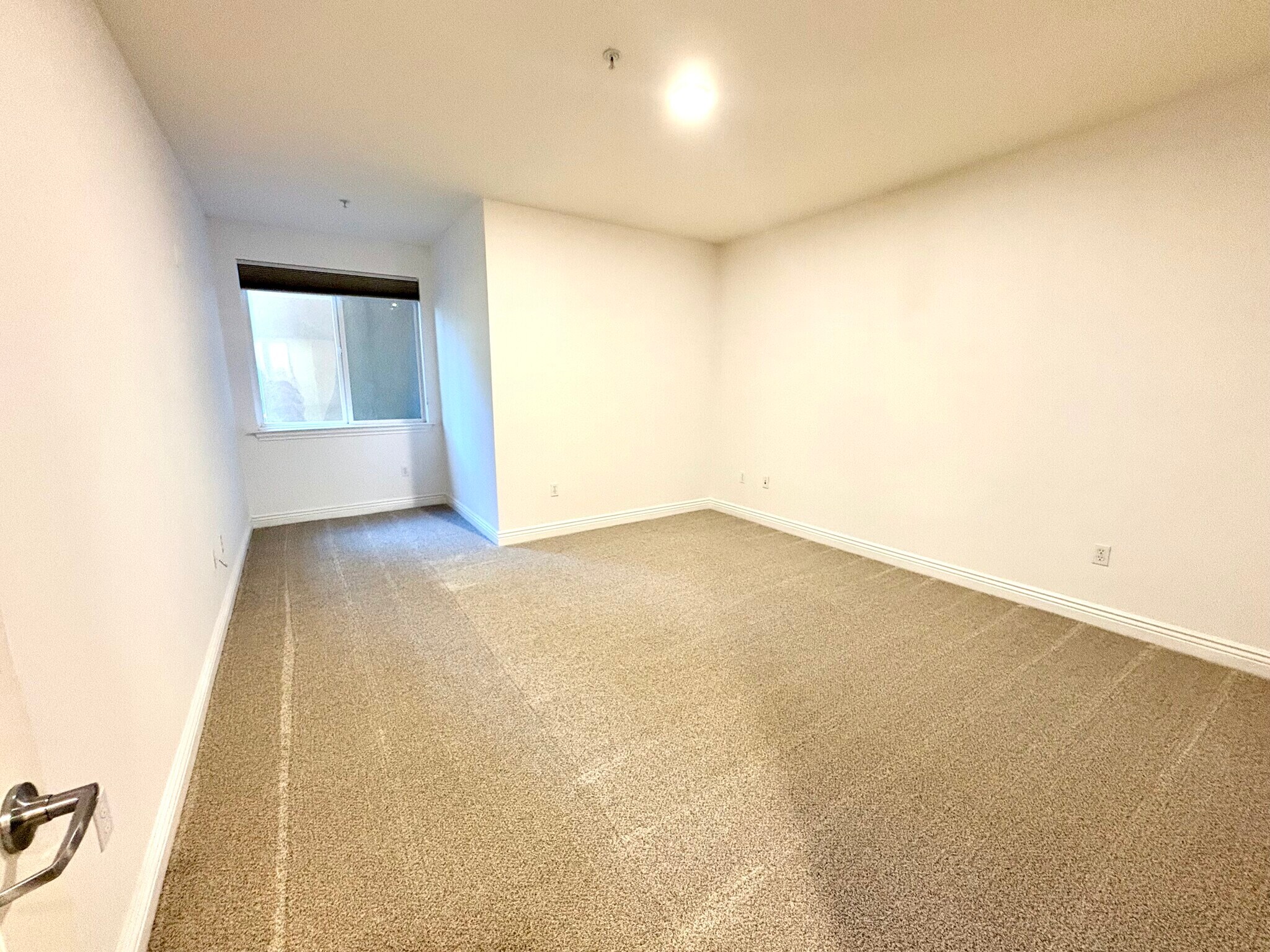 Building Photo - 1310 Creekside Dr