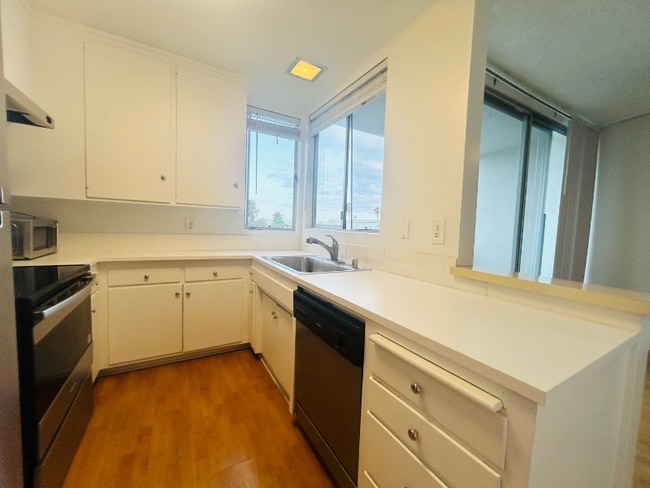 Building Photo - 1137 11th St