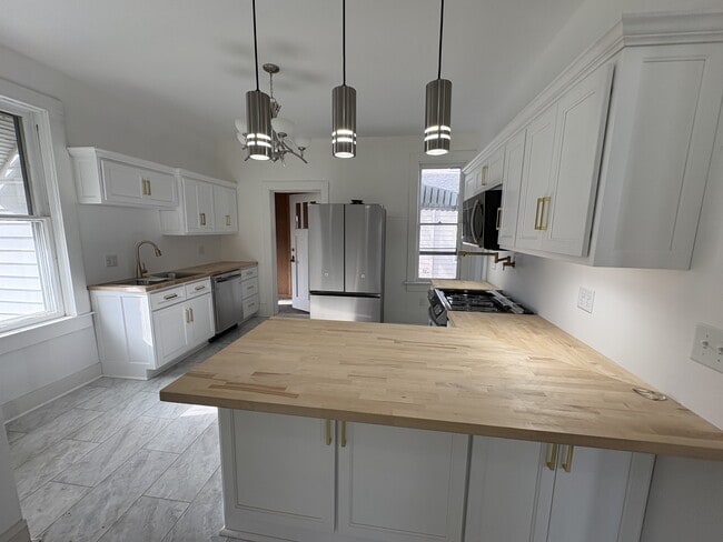 Building Photo - 110 S 4th St