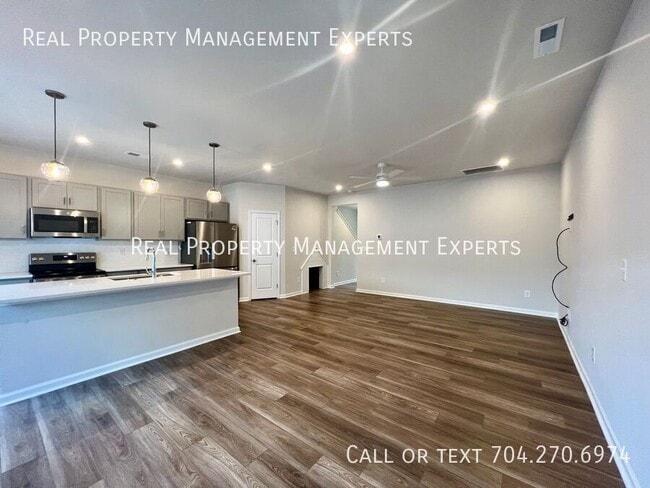Building Photo - 3115 Hutton Gdns Ln
