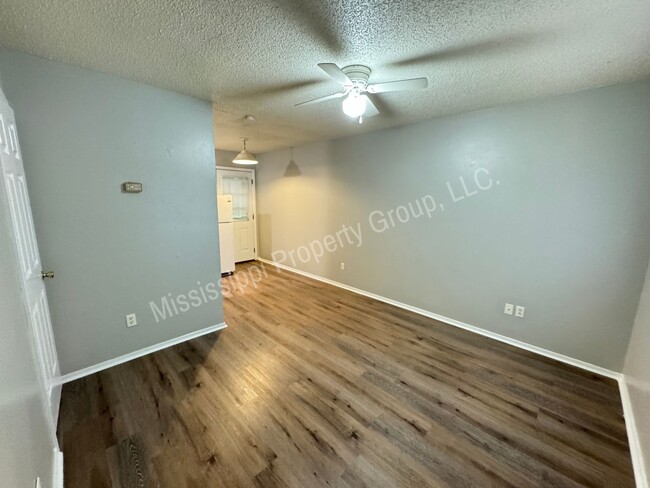 Building Photo - 1BR/1BA For Rent