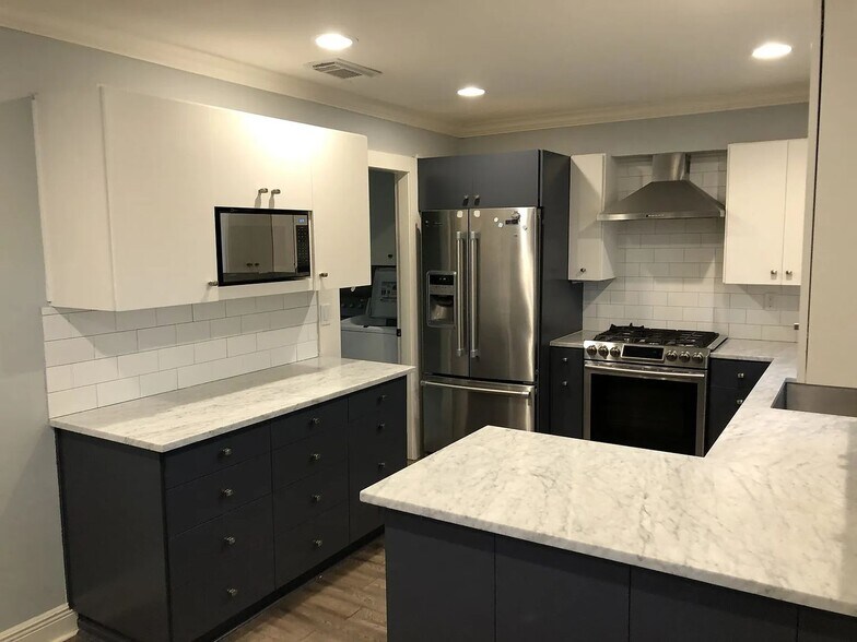 Building Photo - 12014 Trianon Ln