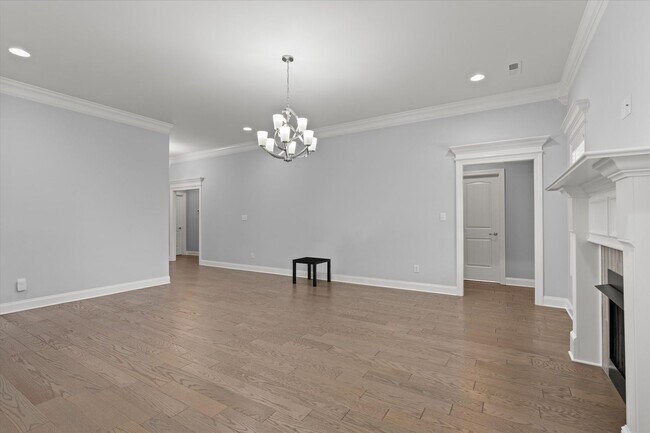 Building Photo - Immaculate 4 Bedroom Home Between Athens a...