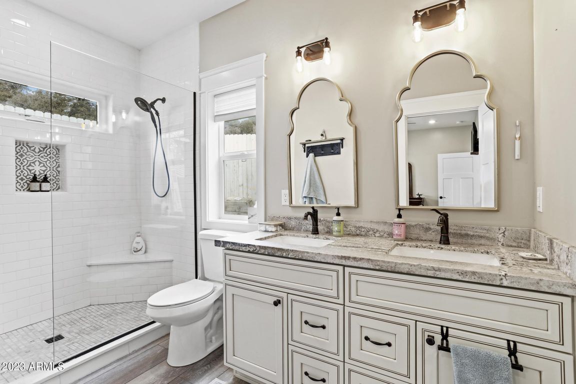 Building Photo - 414A W Frontier St