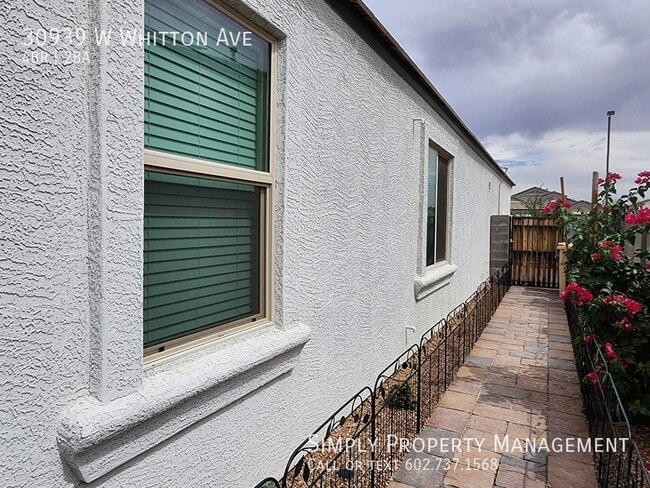 Building Photo - 30939 W Whitton Ave
