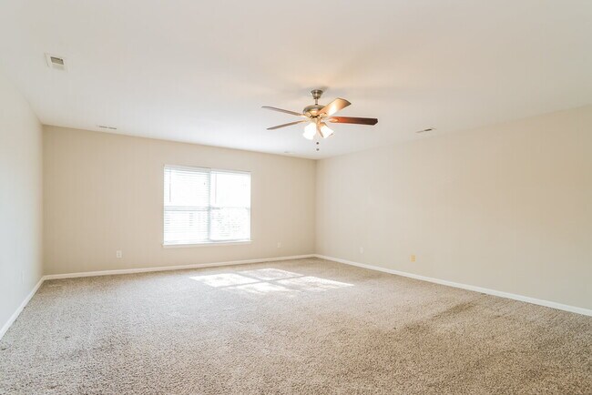 Building Photo - 1733 Larne Cir