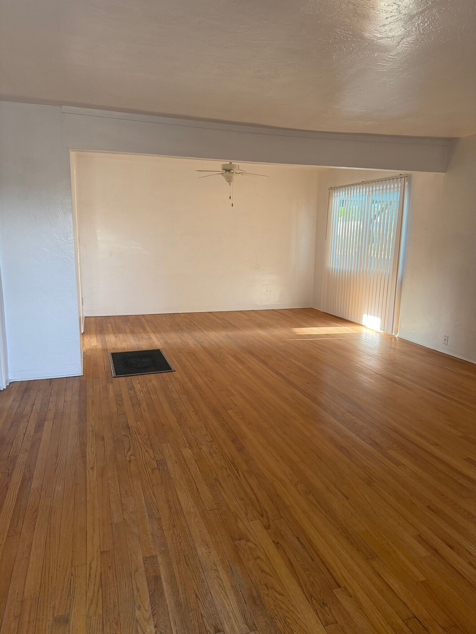 Building Photo - 4161 Mesa Verde Ave NE