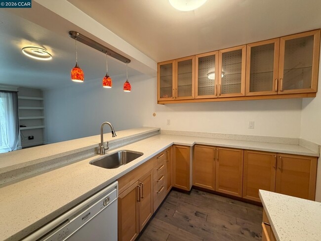 Building Photo - 401 Monte Vista Ave