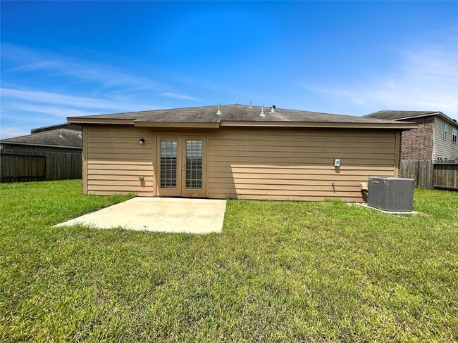 Building Photo - 12101 Seacrest Ln