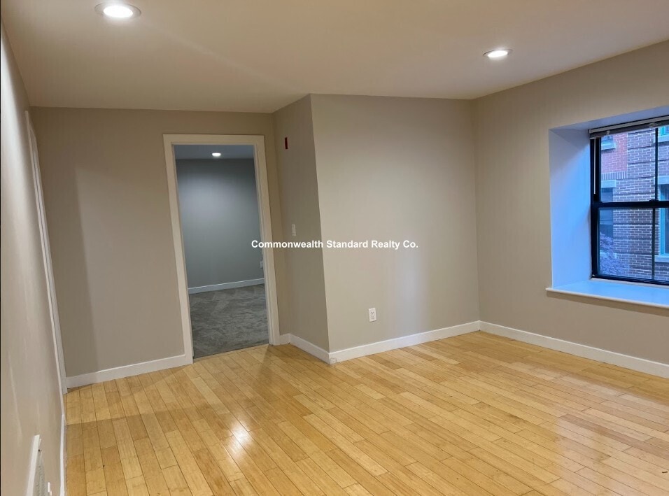 Building Photo - 1661-1663 Washington St. Unit 206