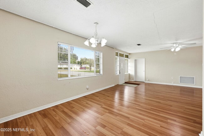 Building Photo - 457 Nightingale Rd