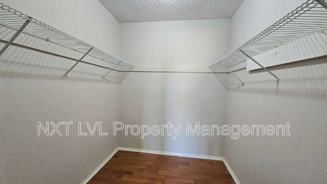 Building Photo - 4261 Island Cir