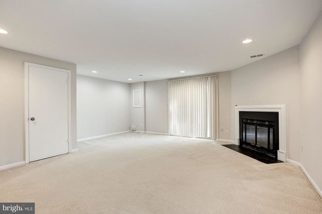 Building Photo - 8231 Goldstream Ct