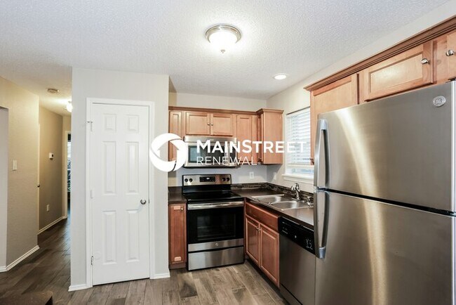 Building Photo - 3 Bedroom Pet-Friendly Home in Burleson, TX with Main Street Renewal