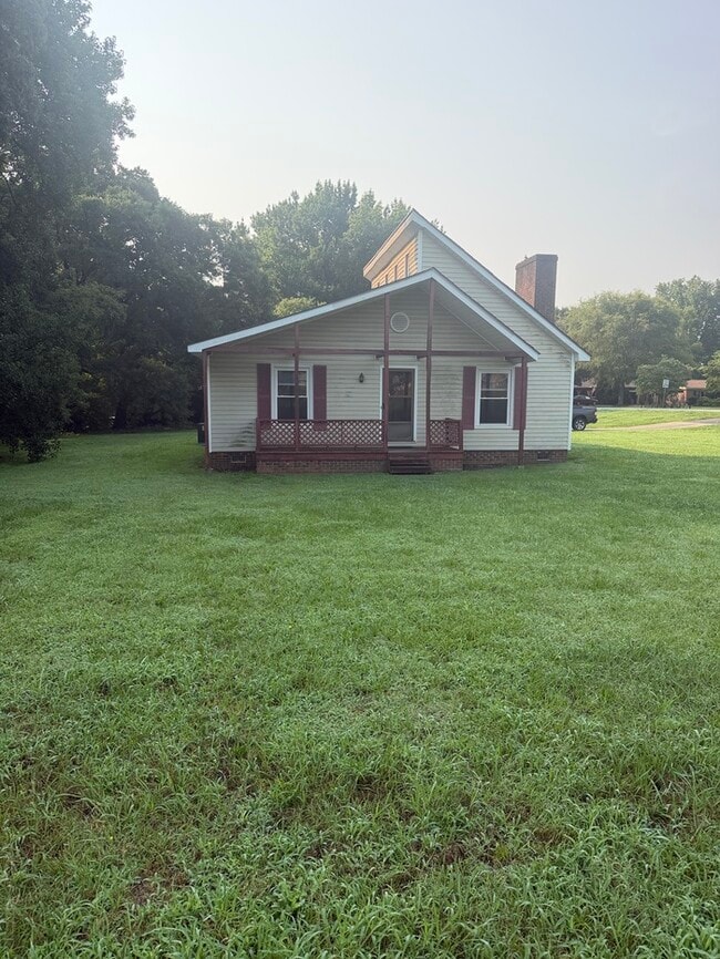 Building Photo - 5897 Weddington Rd