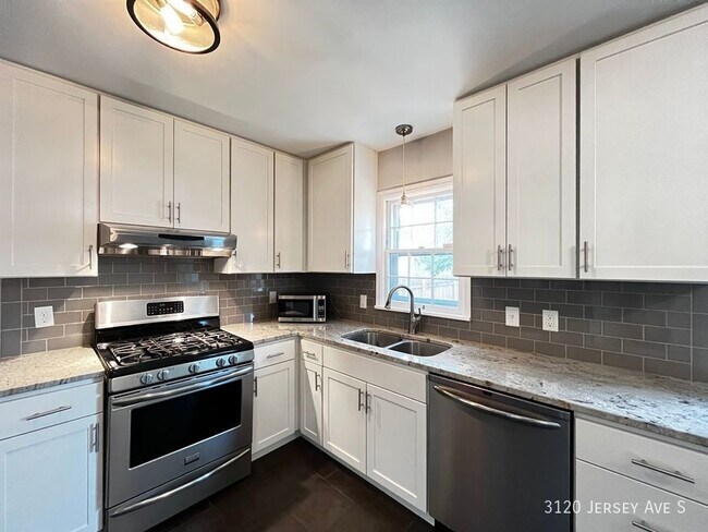 Building Photo - 3120 Jersey Ave S