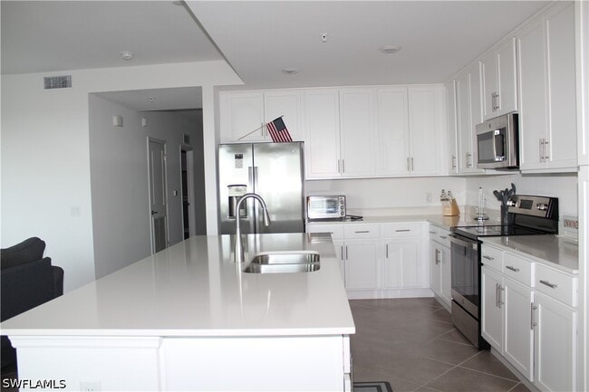 Building Photo - 14121 Heritage Landing Blvd