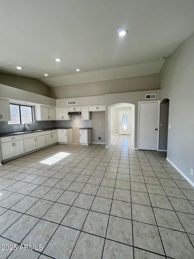 Building Photo - 7348 W Colter St