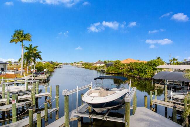Building Photo - 3611 Gulfstream Pkwy