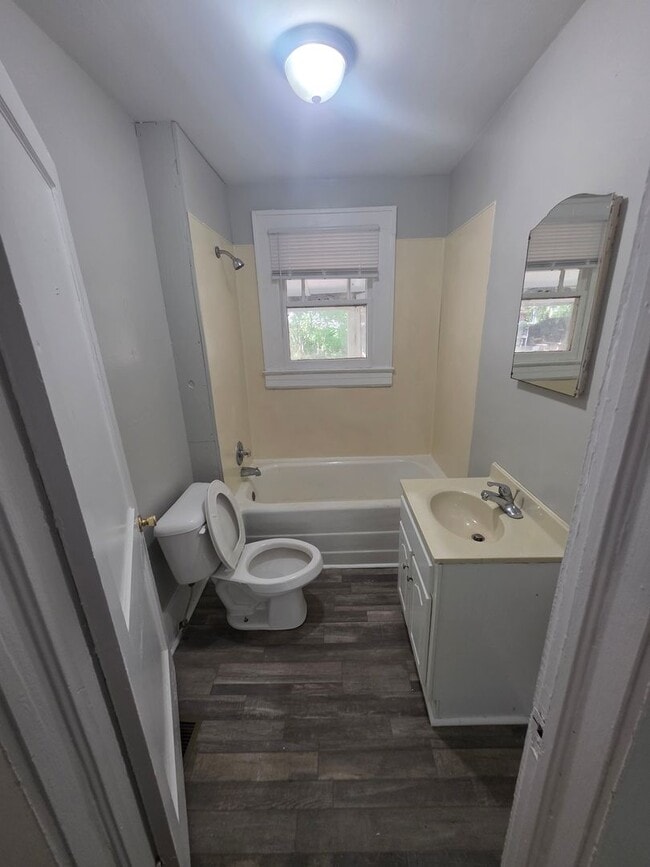 Building Photo - 4438 Stowe St